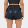 Rocke Und Skorts HALARA | Cloudful Shine-Stoff, Hoch Tailliert, Geraffte Seitentasche, Foliendruck, Dehnbare, Lassige Kunstleder-Shorts, 7,6 Cm