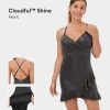 Rocke Und Skorts HALARA | Cloudful Glanzstoff, Ruckenfrei, Kreuz Und Quer, Verstellbarer Ruschensaum, Foliendruck, Dehnbares, Lassiges Minikleid Aus Kunstleder