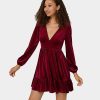 Kleider HALARA | Alltags-Mini-Chill-Partykleid Aus Samt Mit Tiefem V-Ausschnitt Und Ruschensaum