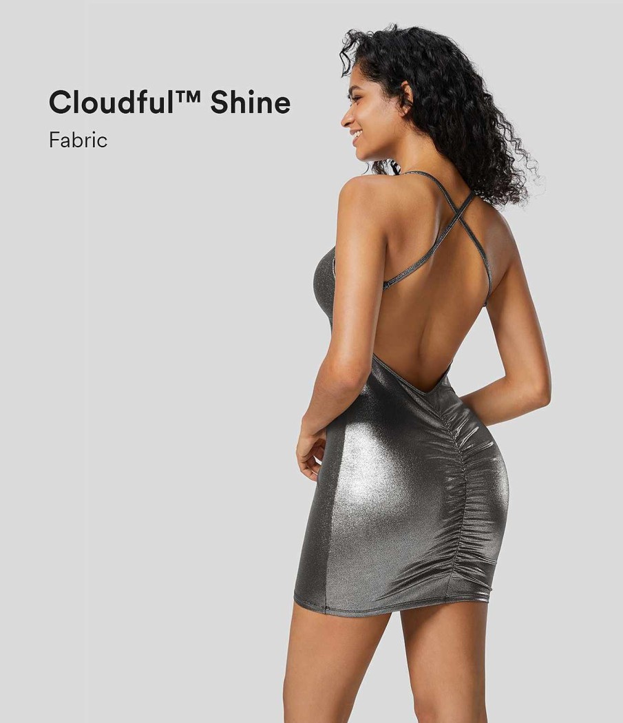 Rocke Und Skorts HALARA | Cloudful Shine Fabric Ruckenfreies, Kreuz Und Quer Geruschtes, Figurbetontes Mini-Partykleid Aus Dehnbarem Kunstleder Mit Metallic-Foliendruck